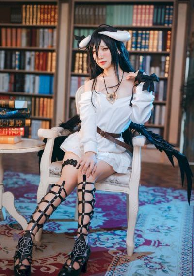尤妮丝与松果摩擦视频大全_HD免费观看视频